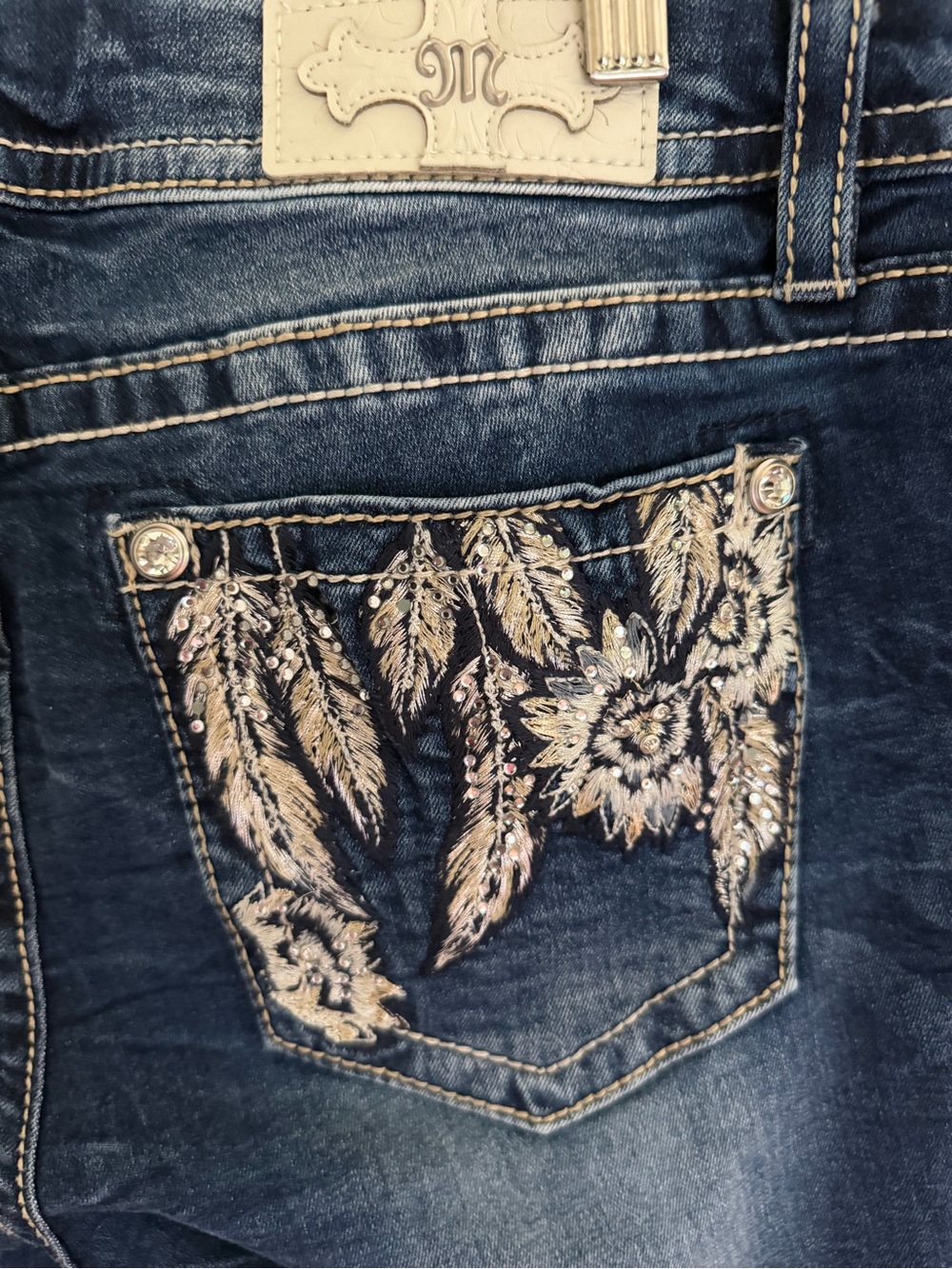 Miss Me Embellished Feather Pocket Cropped Bootcut Jeans 31 - Picture 6 of 12